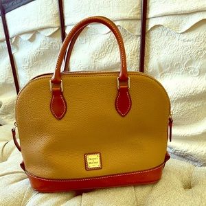 Auth. Dooney & Bourke Purse